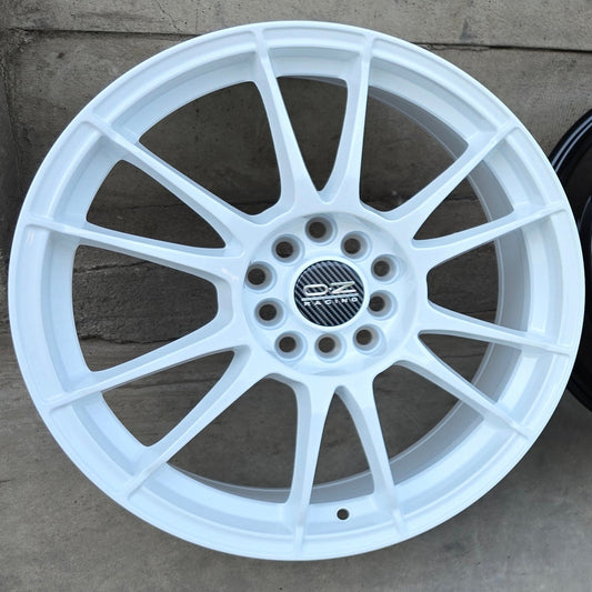SET DE LLANTAS OZ ULTRA LIGERA. Aro 15-4x114 .Color Blanco .(320).
