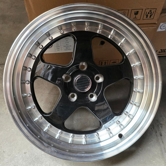 SET DE LLANTAS WORK MEISTER. Aro 17- 5x114. Color Negro Brillante Aro Cromado. (L1569)