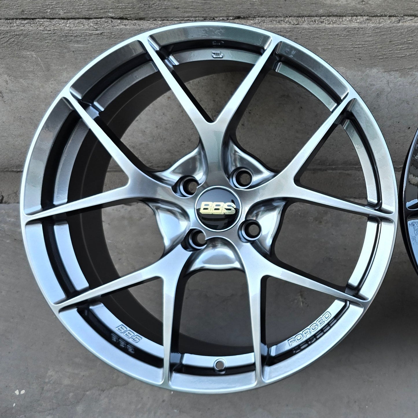 SET DE LLANTAS BBS FIR COLOR Grafito Metalizado. Aro 17- 4x100 (DX221)