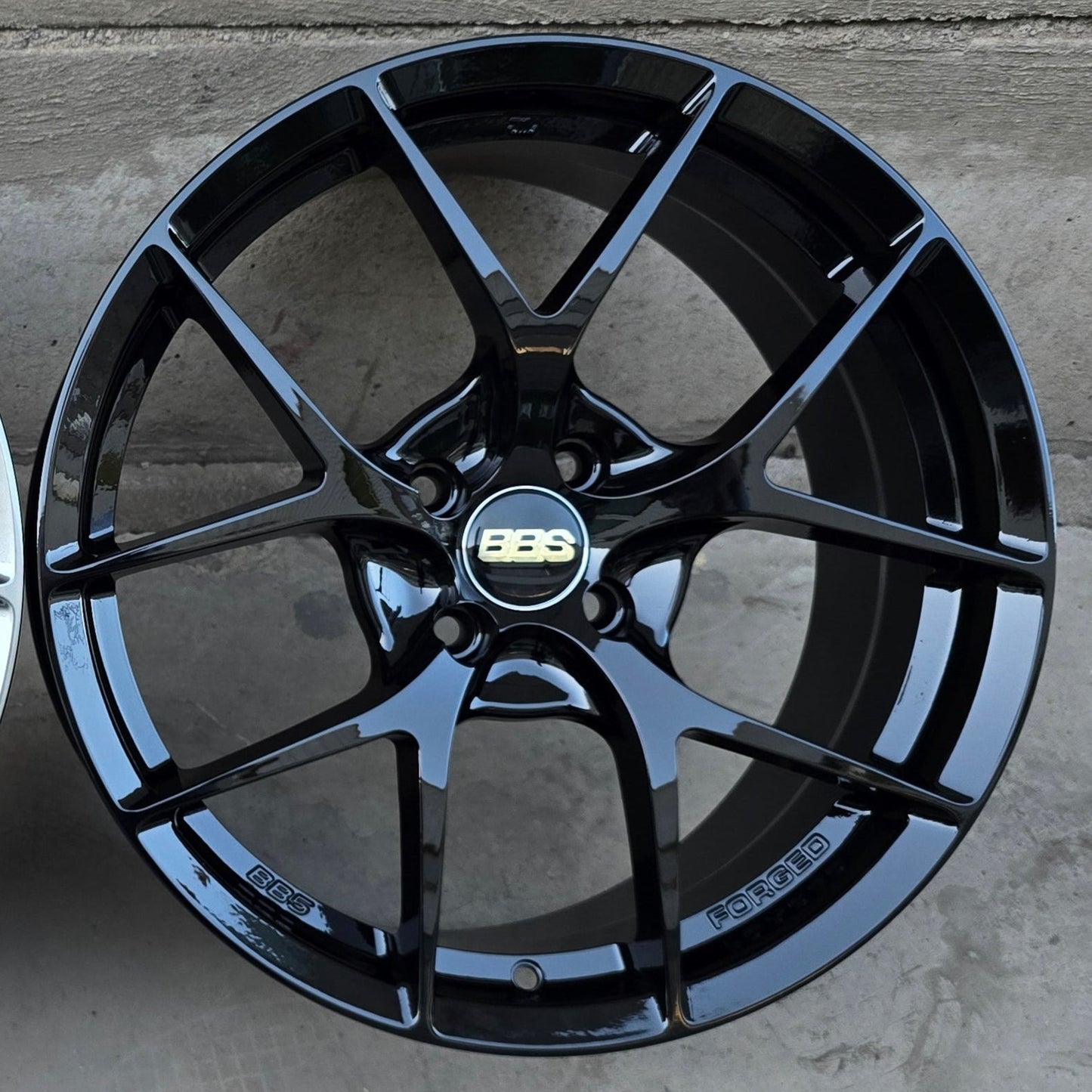 SET DE LLANTAS BBS FIR. Aro 17 - 4x100. Color Negro Mate. (507)