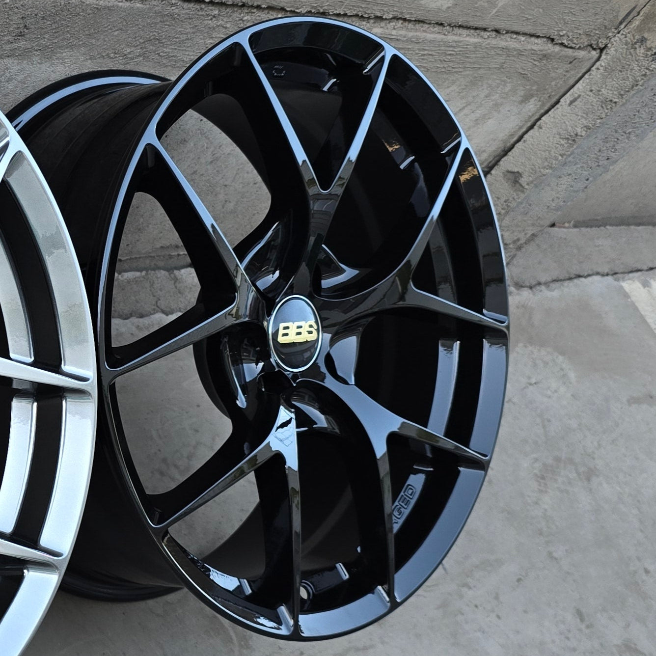 SET DE LLANTAS BBS FIR. Aro 17 - 4x100. Color Negro Mate. (507)