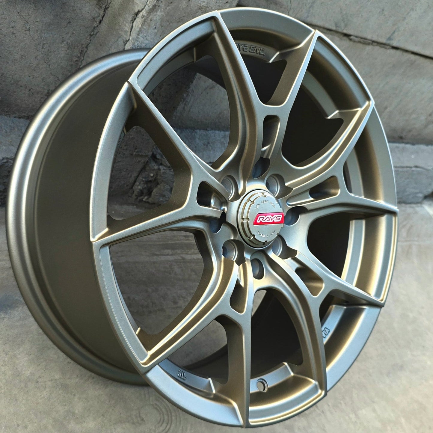 SET DE LLANTAS RAYS.Aro 16 4x100, 4x114. Doble apernadura. .Color Bronce .(RGW-040L).