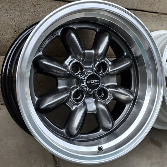 SET DE LLANTAS WATANAVE. Aro 15-4x100 .Color Grafito Metalizado Aro Cromado .(F843).