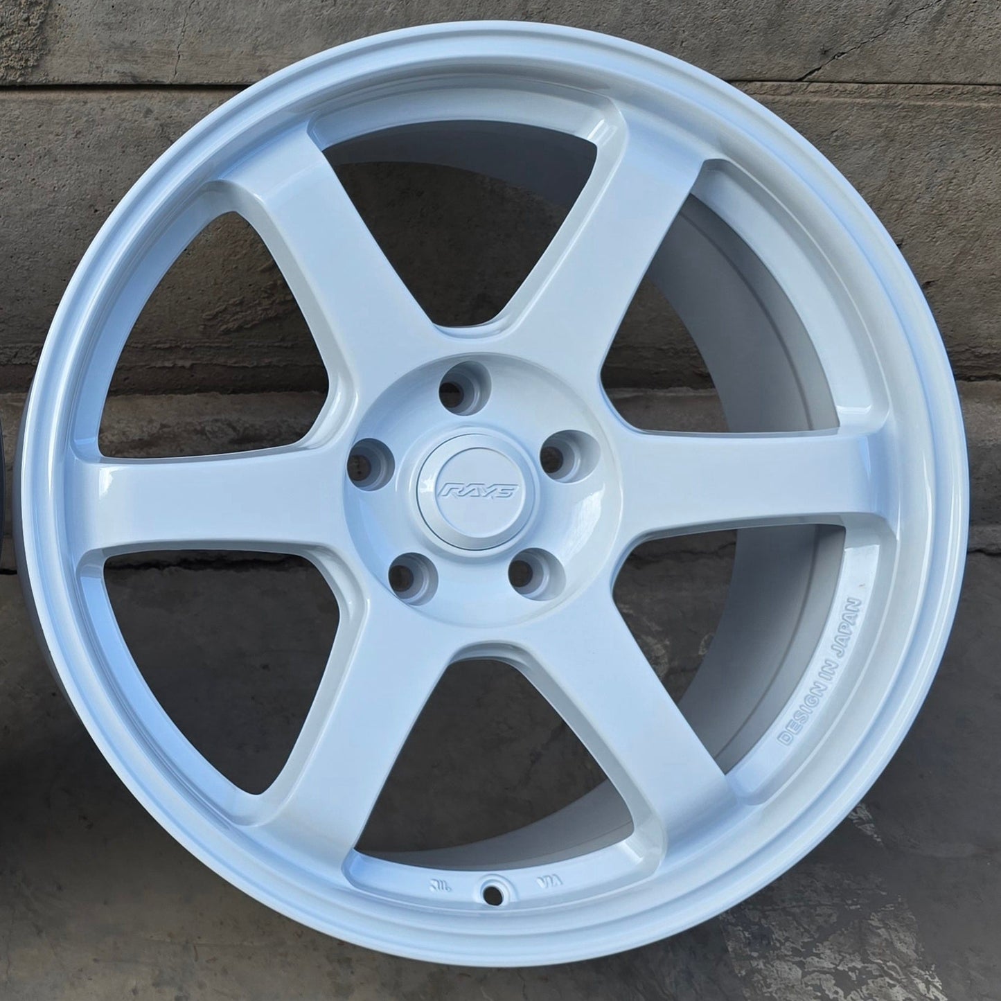 SET DE 4 LLANTAS VOLK TE37. Aro 18 - 5x114. Color Blanco .(ZR853).