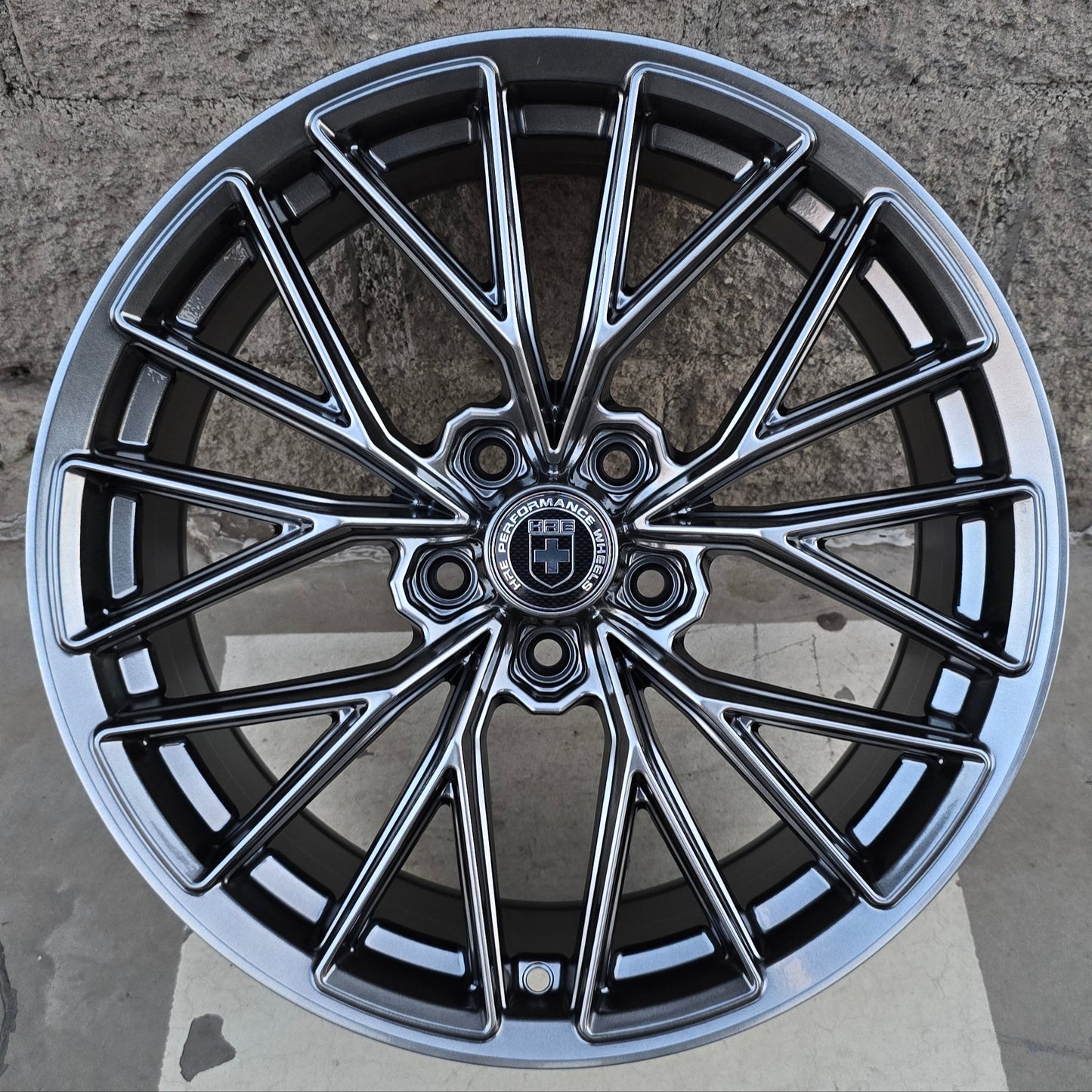 SET DE LLANTAS HRE. Aro 18 - 5x114. .Color Grafito Metalizado .(FF28).
