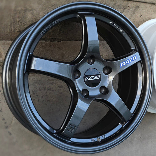 SET DE LLANTAS RAYS GRAMLIGHT. Aro 17- 5x114 .Color Grafito .(ZR09F).