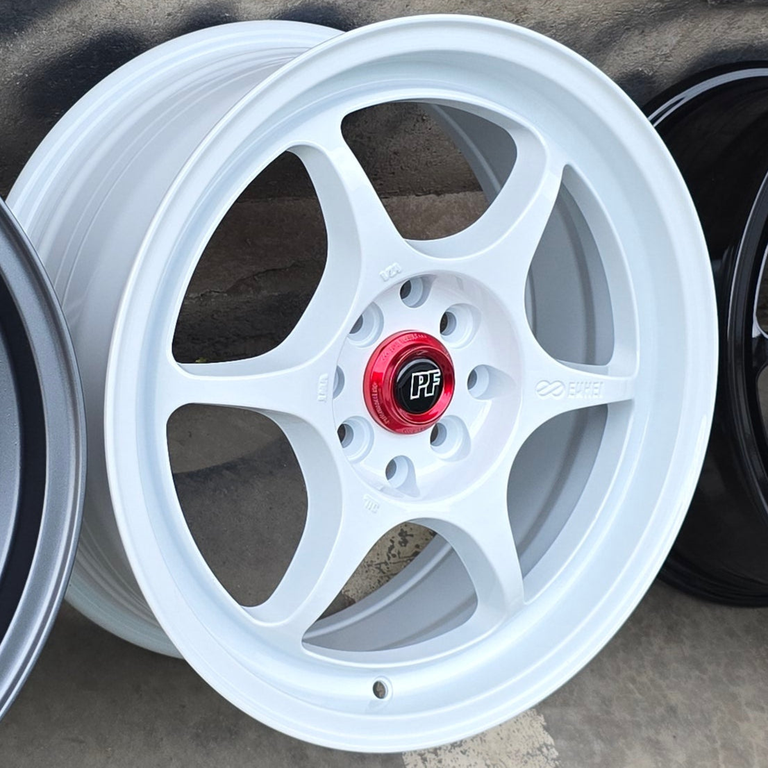 SET DE LLANTAS ENKEI PF06. Aro 15-4x100, 4x114 .Color Blanco .(PF06).