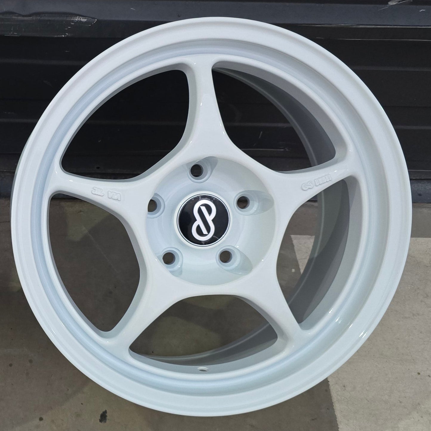 SET DE LLANTAS ENKEI RP02. Aro 16 5x114. .Color Blanco .(565).