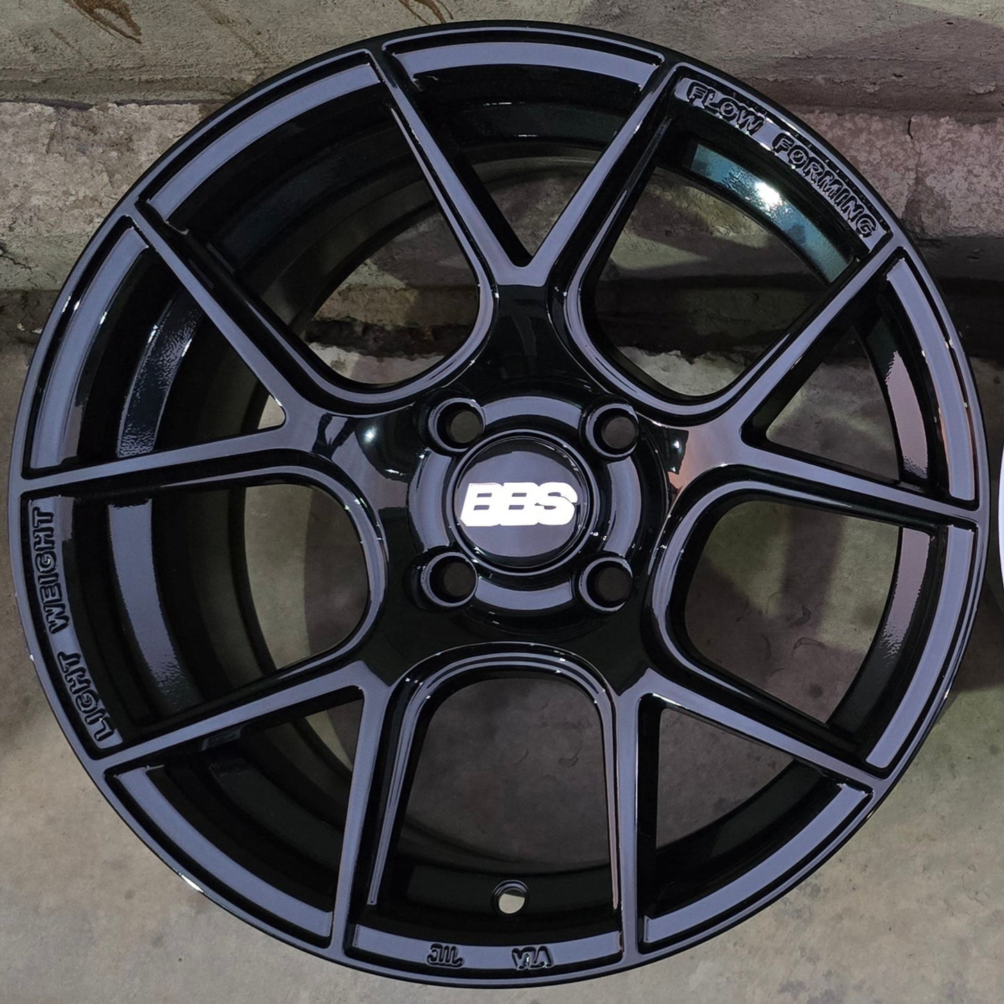 SET DE LLANTAS BBS FIR. Aro 15-4x100 .Color Negro .(AZ5007).