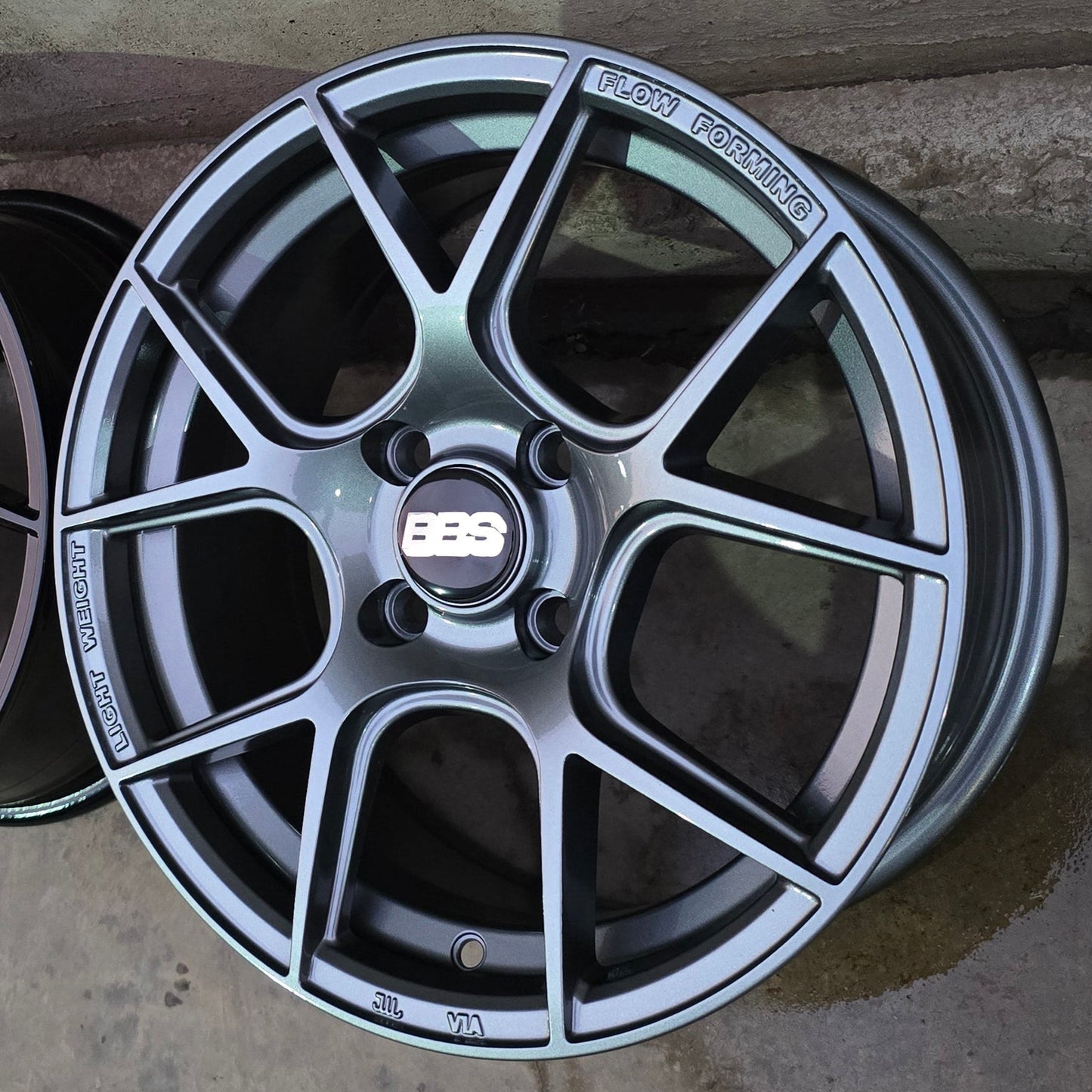 SET DE LLANTAS BBS FIR. Aro 15-4x100. Color Grafito. (AZ5007)