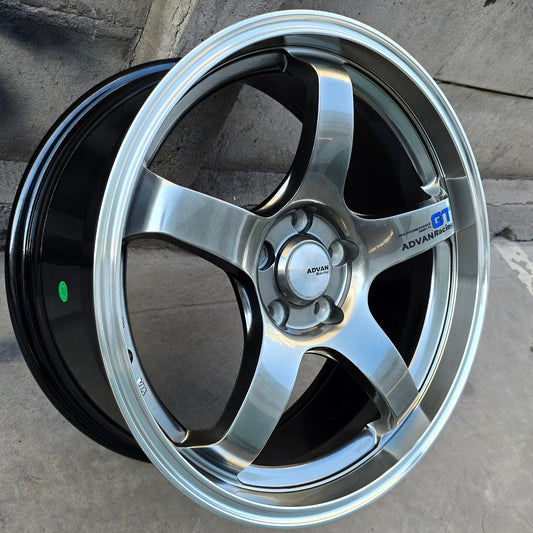 SET DE LLANTAS ADVAN GT COLOR Grafito Metalizado con Aro Cromado. Aro 19 - 5x114. (ZR698X)