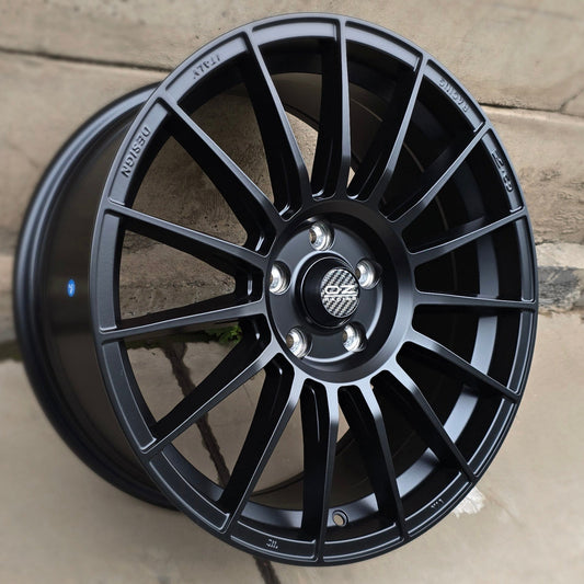 SET DE LLANTAS OZ SUPER TURISMO COLOR Negro Mate. Aro 18 - 5x112 (ZR007)