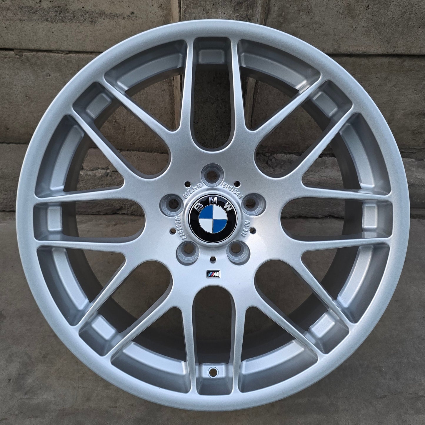 SET DE LLANTAS BMW MIRAMAR . Aro-19-5x120 .Color Plateado.(703).
