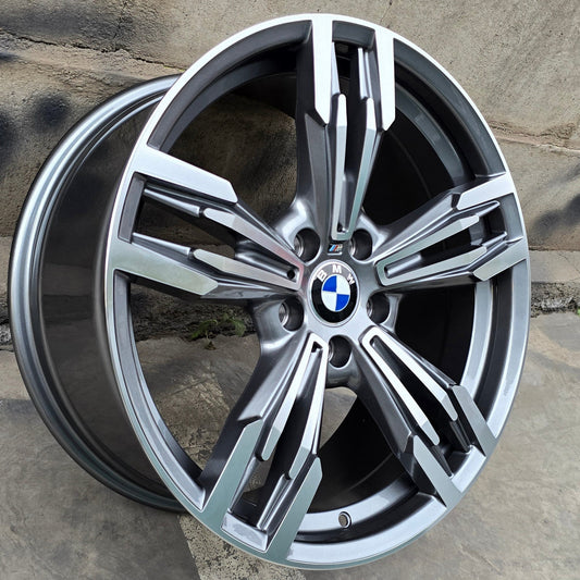 SET DE LLANTAS BMW M4  . Aro-19-5x120 .Color Cromado Fondo Grafito .(739-1).