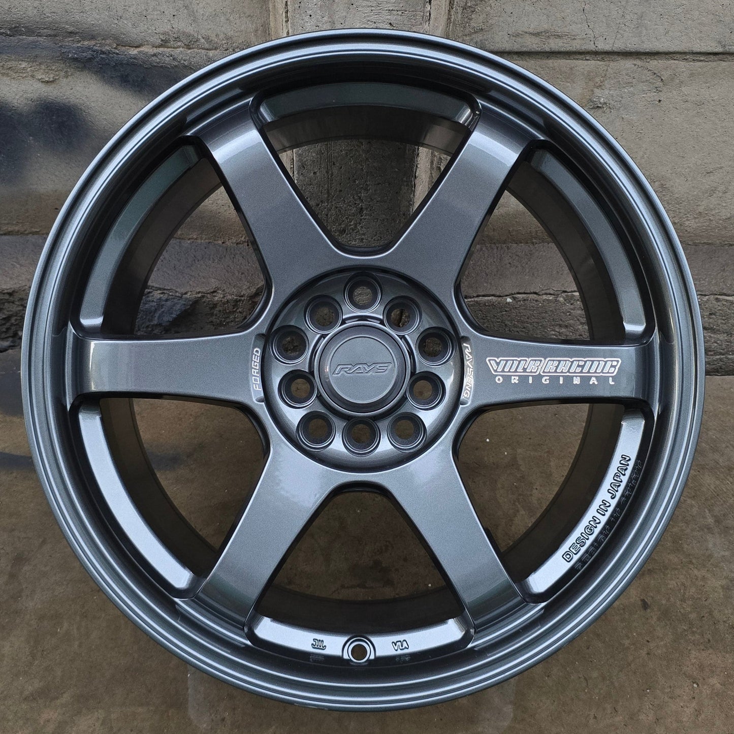 SET DE LLANTAS VOLK TE37. Aro 17 - 5x100, 5x114. Doble Apernadura. Color Grafito. (853D)