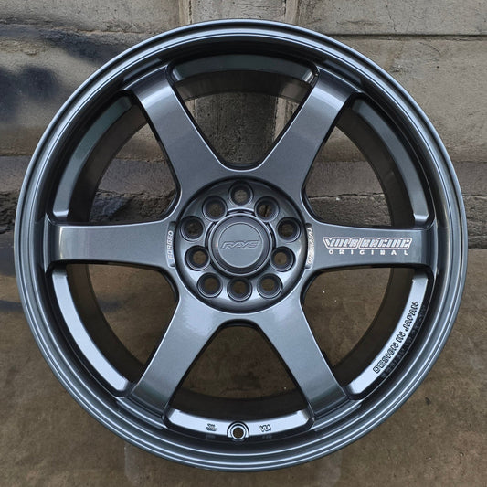 SET DE LLANTAS VOLK TE37. Aro 17 - 5x100, 5x114. Doble Apernadura. Color Grafito. (853D)