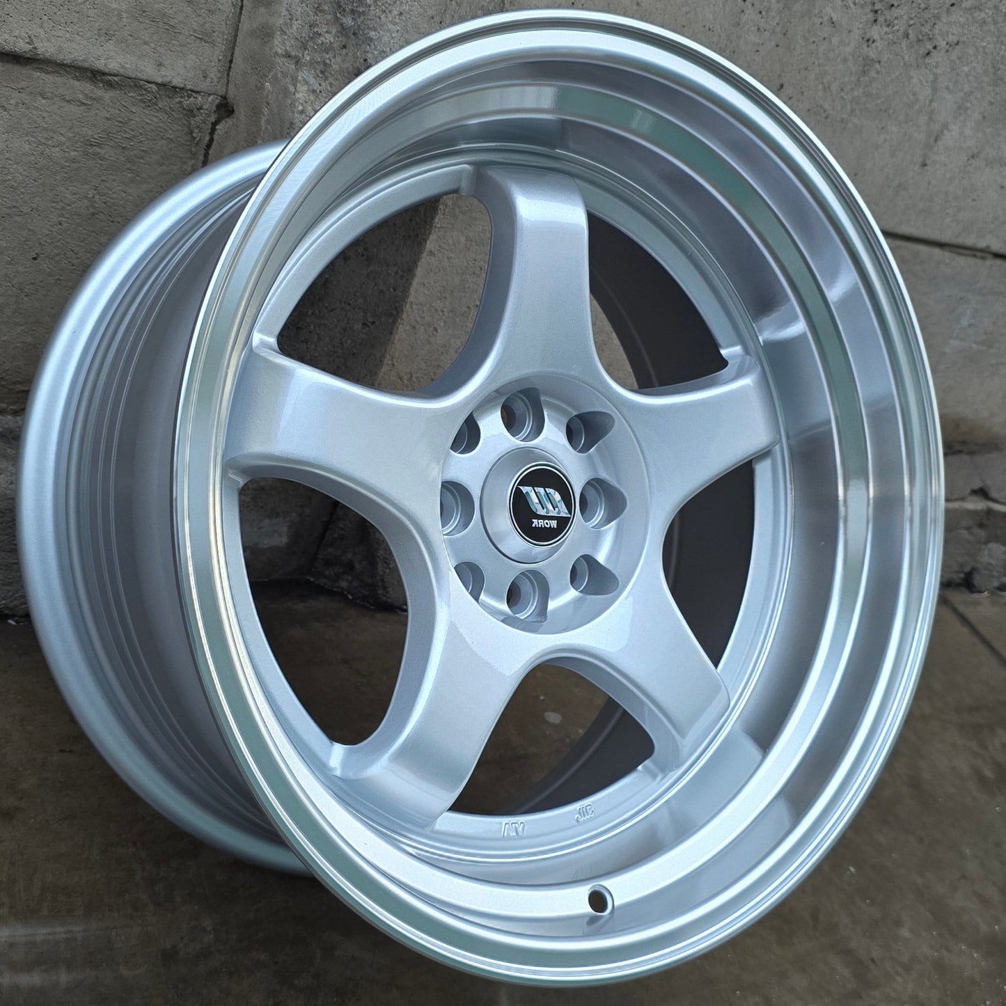 SET DE LLANTAS WORK MEISTER  COLOR Plateado Aro Cromado. Aro 17- 4x100, 4x114 (X021)
