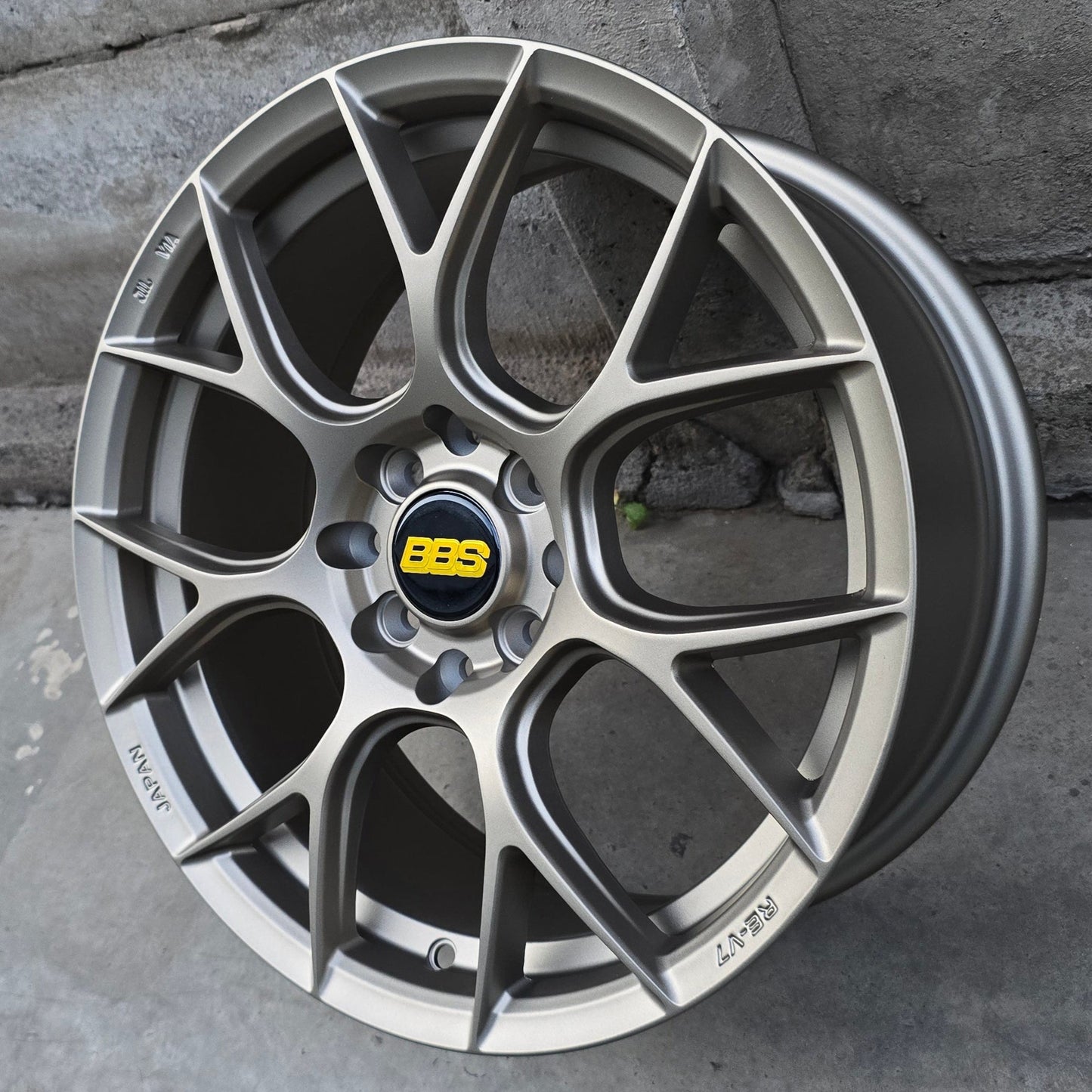 SET DE LLANTAS BBS REV7. Aro 16 - 4x100, 4x114. Color Bronce. (REW7105)