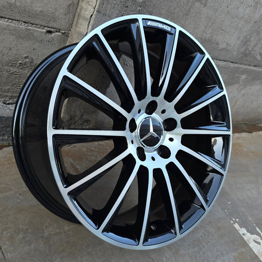 SET DE LLANTAS MERCEDEZ. Aro 18 - 5x112. .Color Cromado Fondo Negro .(822).