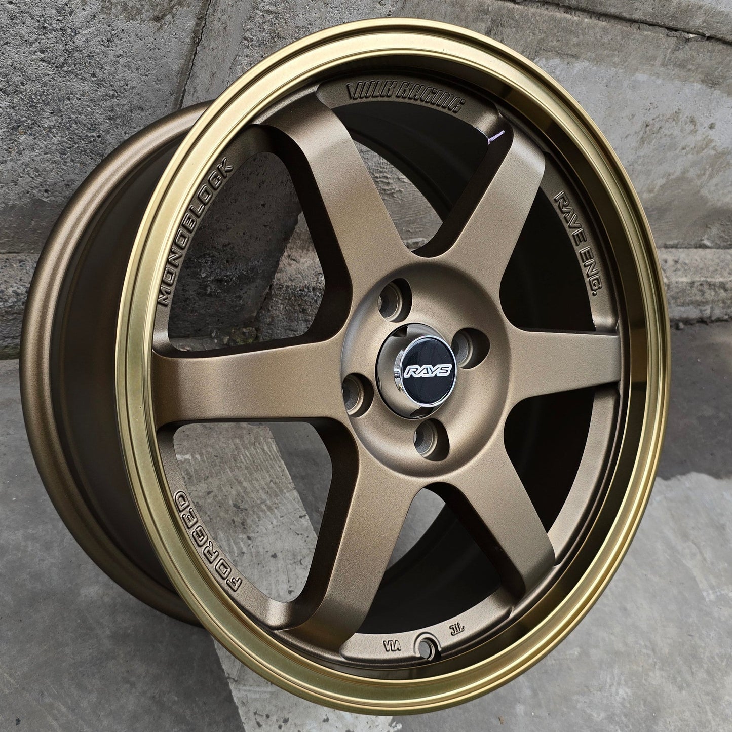SET DE LLANTAS VOLK TE37. Aro 16 - 4x100. Color Bronce. (JT058)