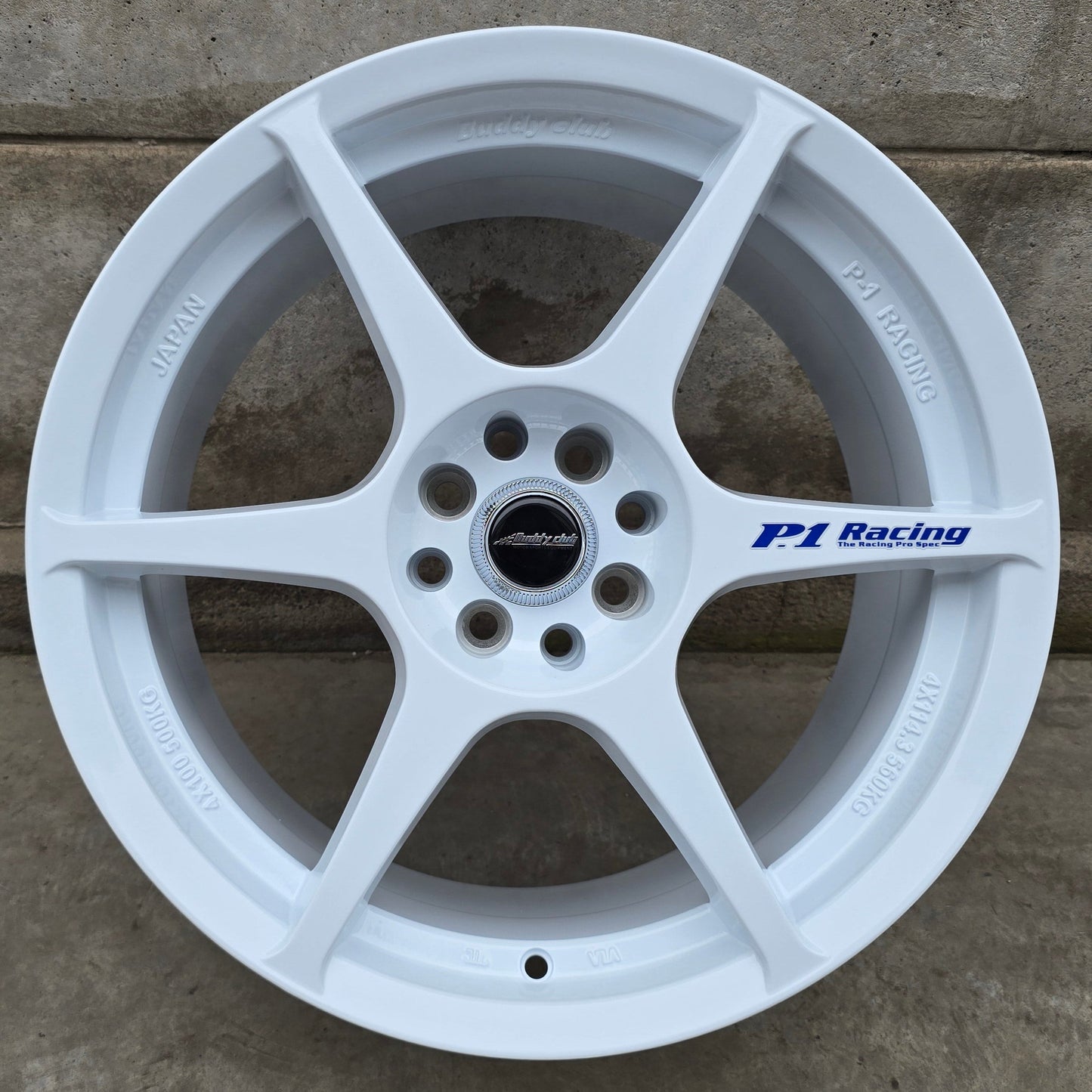 SET DE LLANTAS P1. Aro 17 - 4x100, 4x108. Doble Apernadura. Color Blanco. (6051)