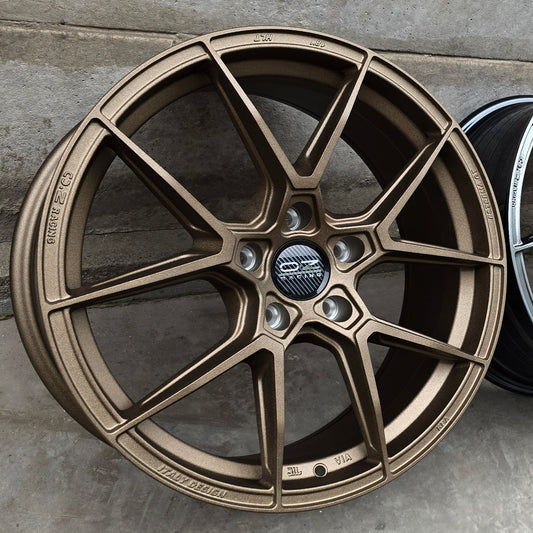 SET DE LLANTAS OZ ESTREMA. Aro 18 - 5x114. Color Bronce. (FF56)