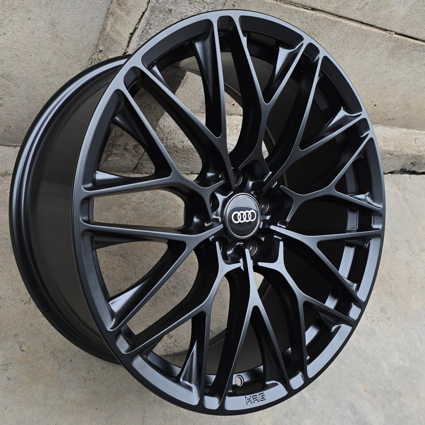 SET DE LLANTAS AUDI*. Aro 19 - 5x112. Color Negro Mate. (JT088)