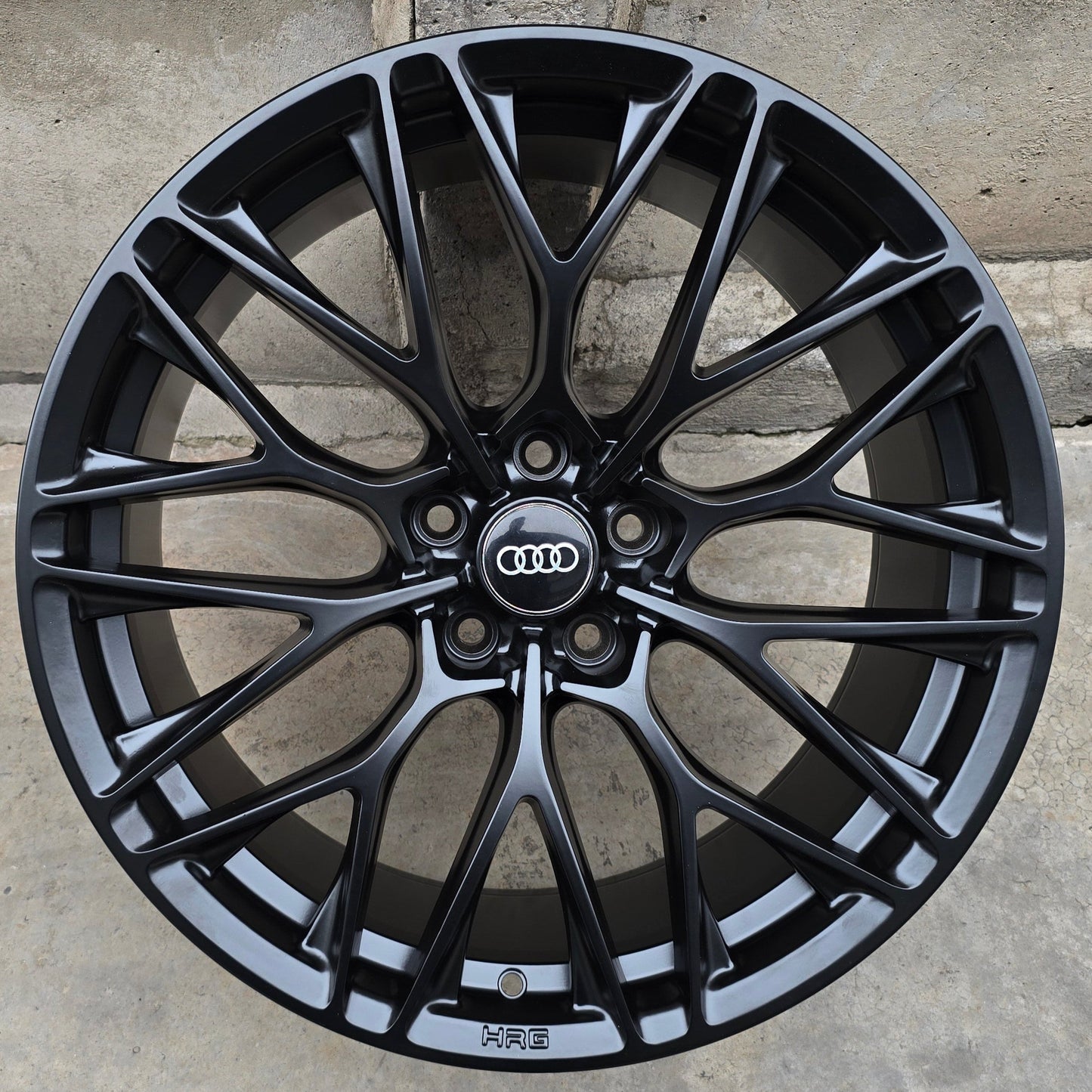 SET DE LLANTAS AUDI*. Aro 19 - 5x112. Color Negro Mate. (JT088)