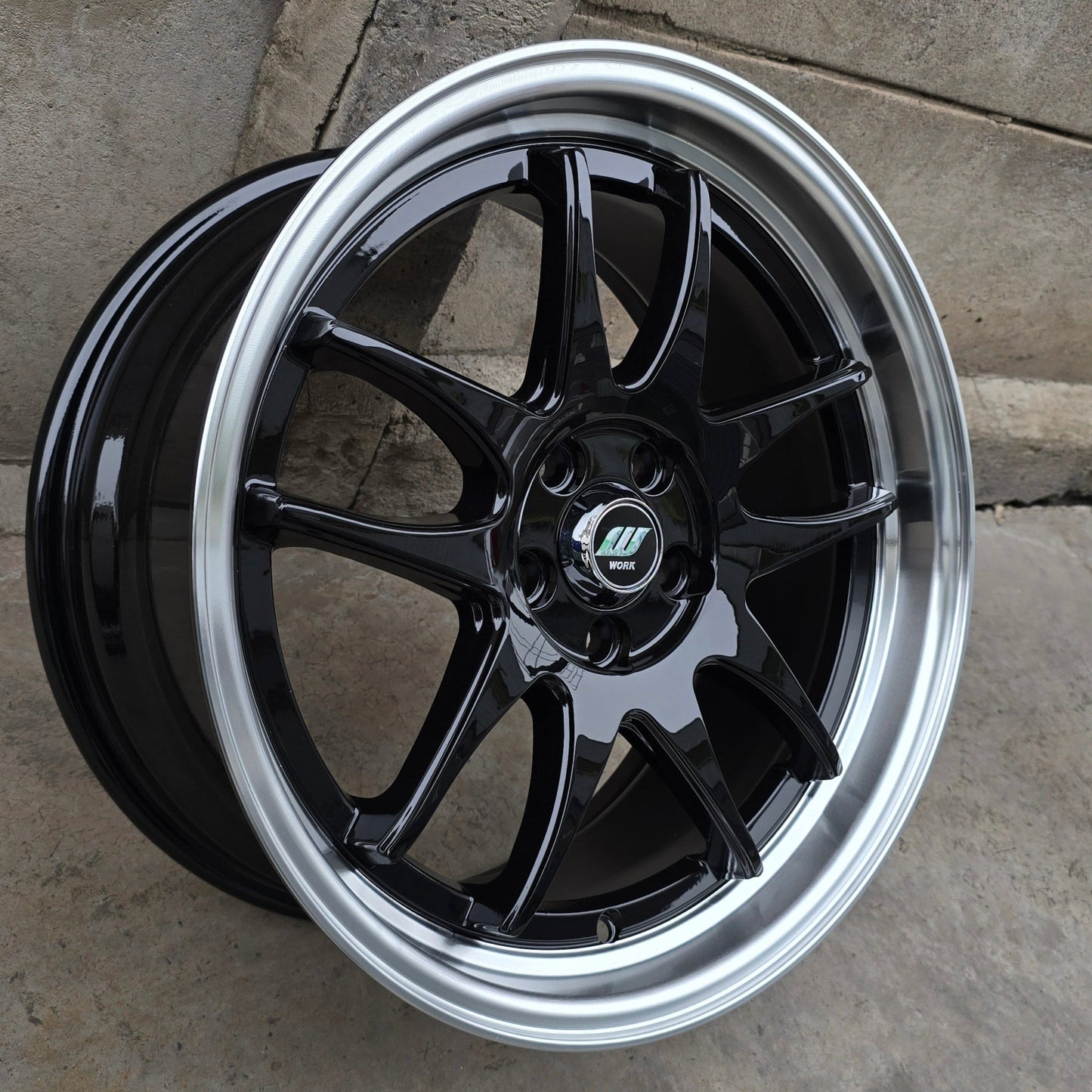 SET DE LLANTAS WORK EMOTION. Aro 17 - 5x100. Color Negro Aro Cromado. (JT219)