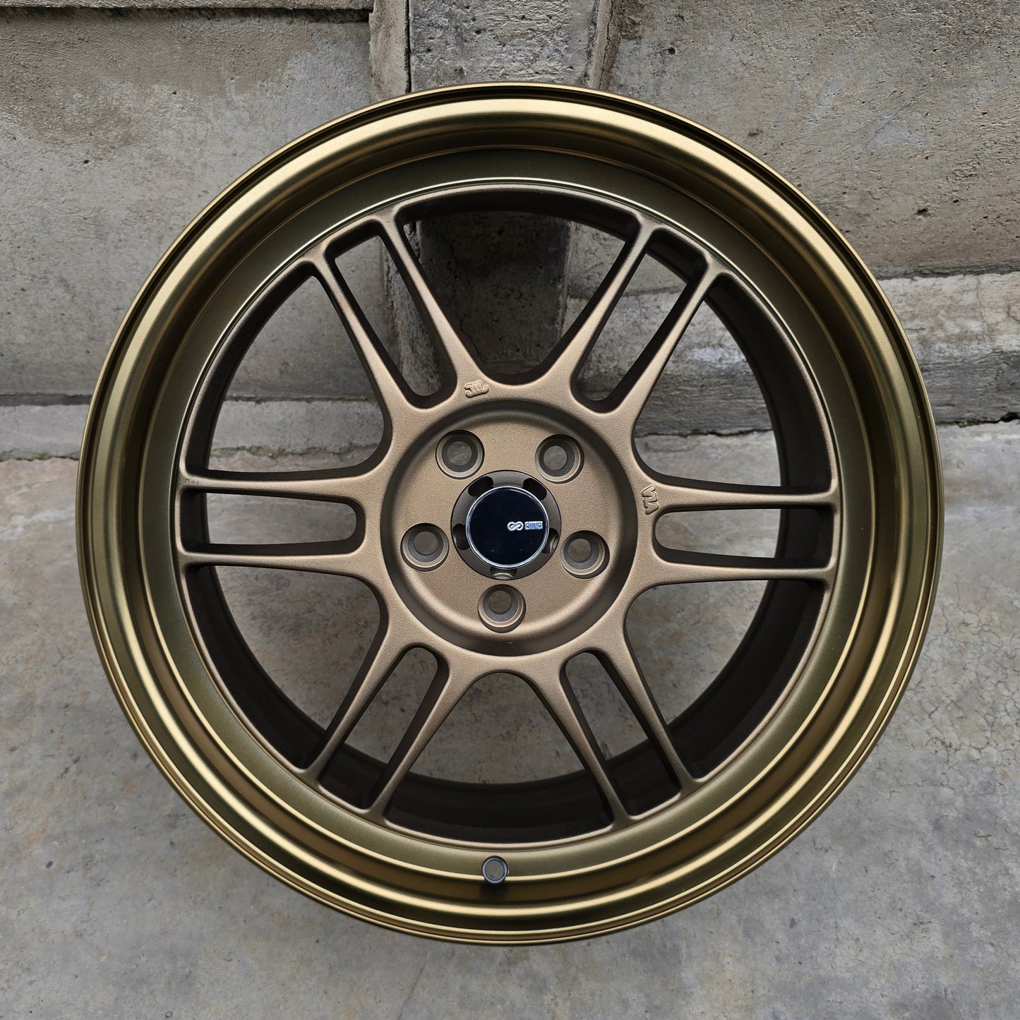 SET DE LLANTAS ENKEI. Aro 17 - 5x100. Color Bronce. (FBX058)