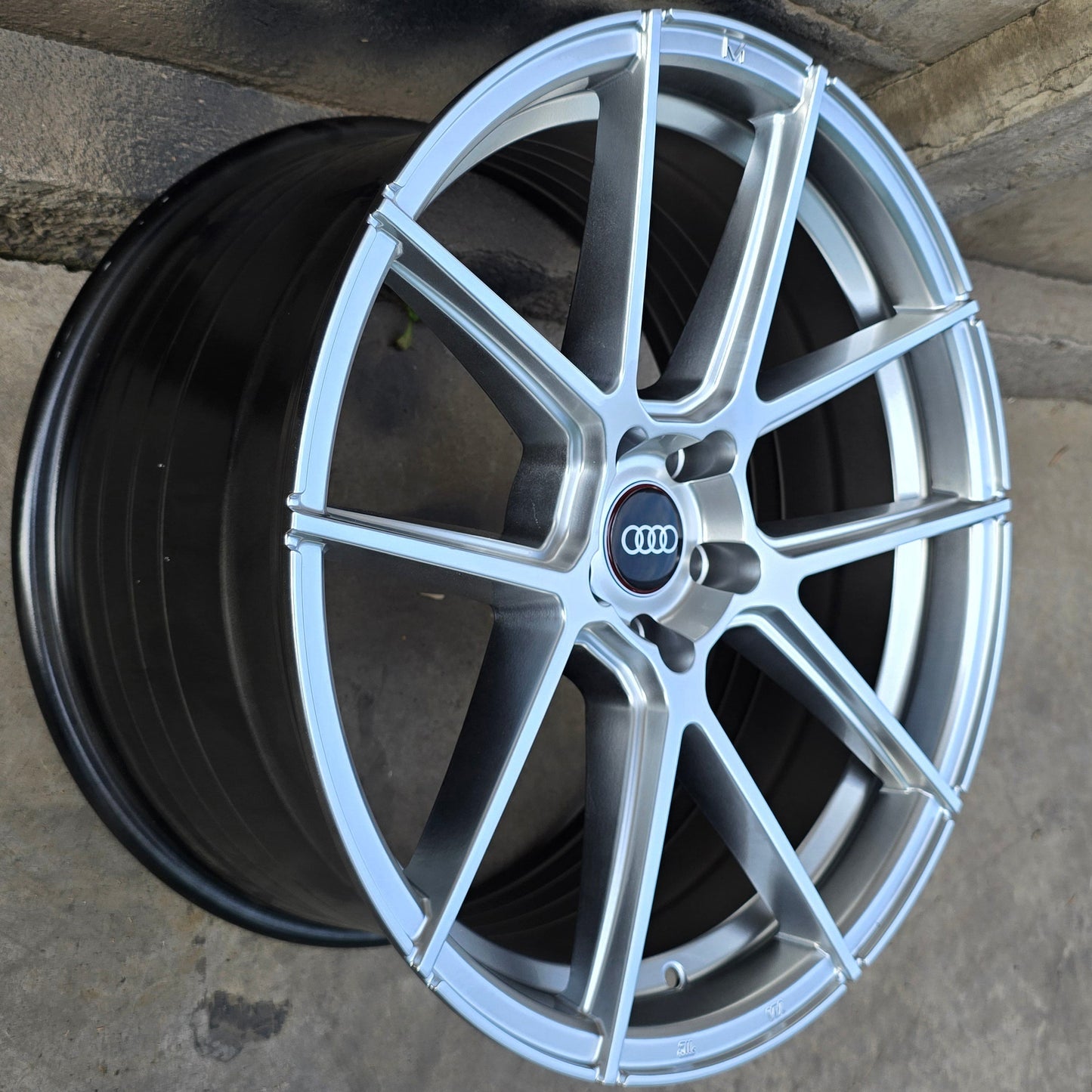 SET DE 4 LLANTAS AUDI * COLOR Plateado. Aro 19 - 5x112. (MR10)