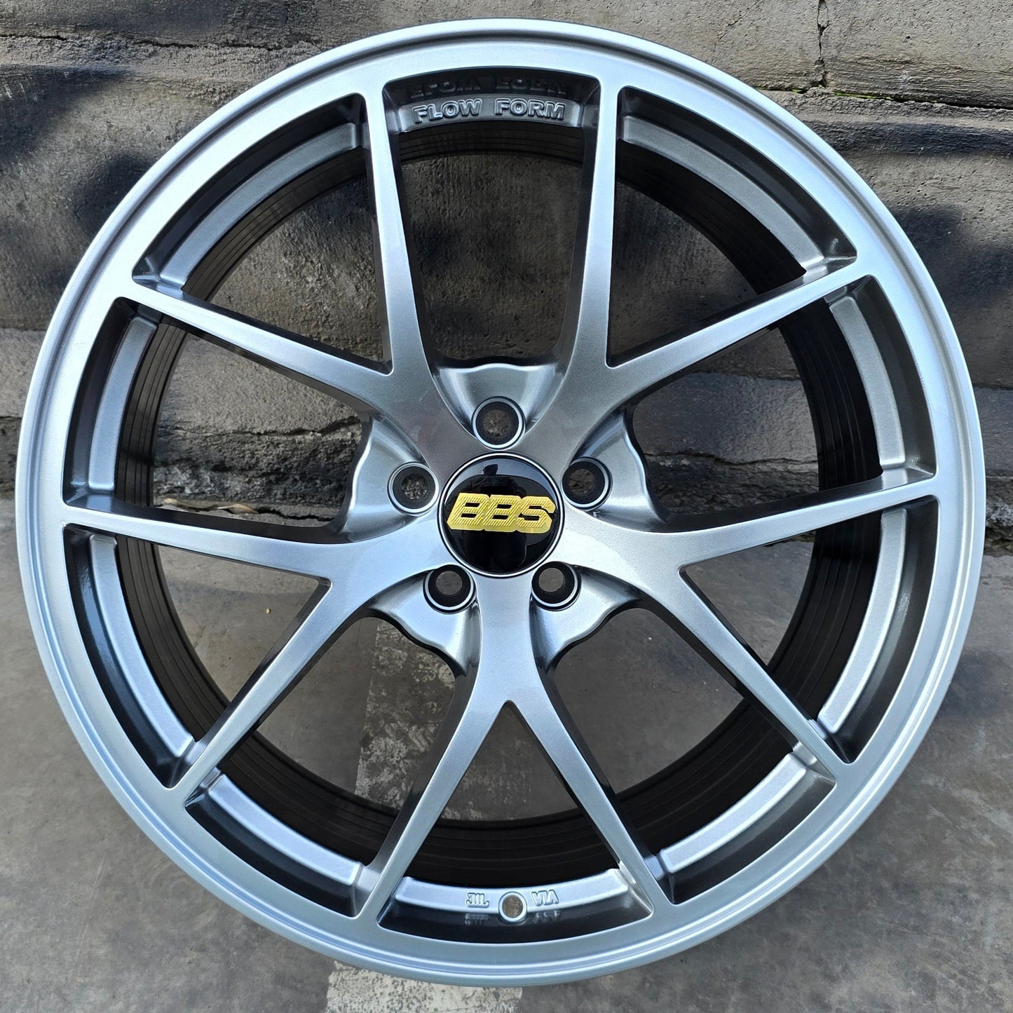 SET DE LLANTAS BBS FIR. Aro 17 - 5x100. Color Grafito Metalizado. (507)