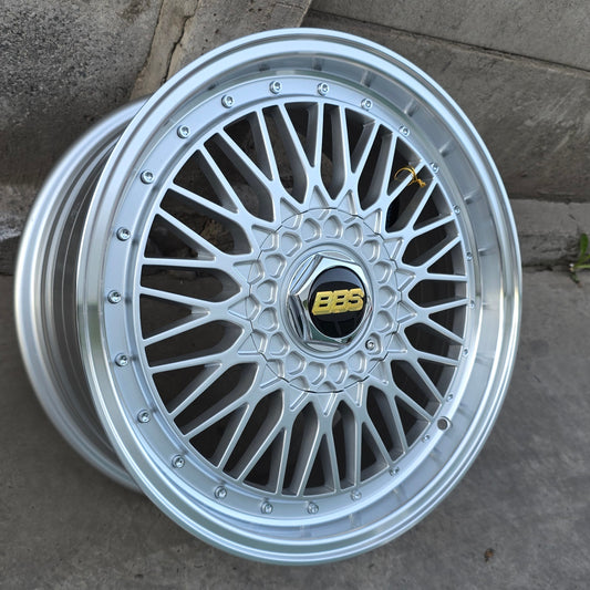 SET DE LLANTAS BBS RS COLOR Plateado Aro Cromado. Aro 17 - 5x100, 5x114 (882)