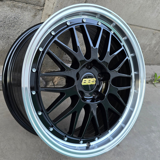 SET DE LLANTAS BBS LM. Aro 17 - 5x100. Color Cromado Fondo Negro. (506)