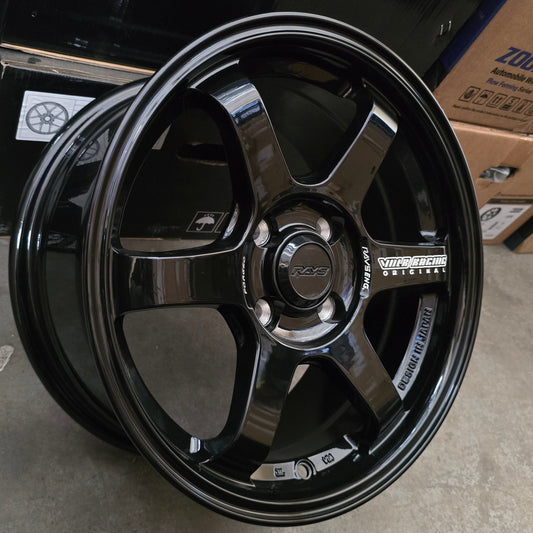 SET DE LLANTAS VOLK TE37. Aro 15 - 4x100. Color Negro Brillante (FF0013)