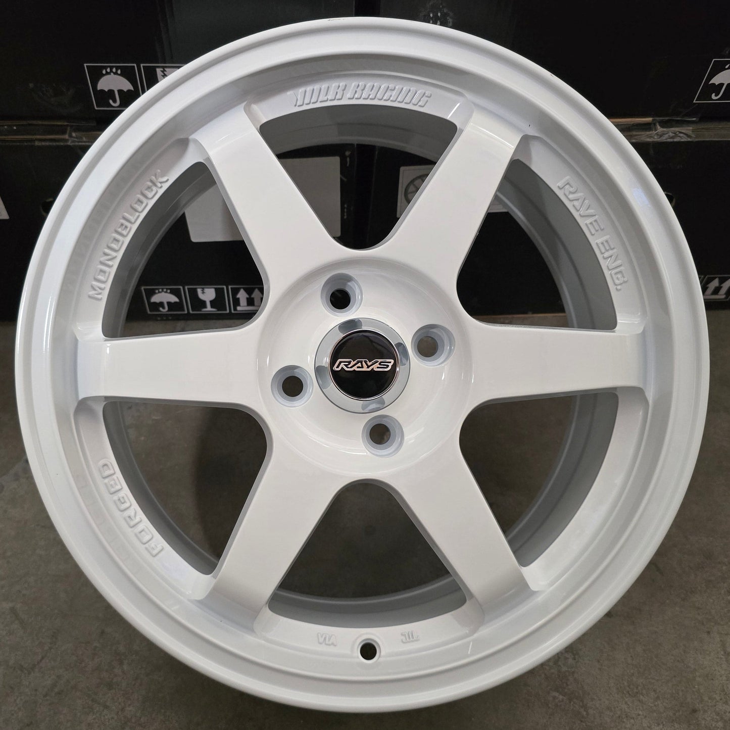 SET DE LLANTAS VOLK TE37. Aro 16 - 4x100. Color Blanco. (JT058)