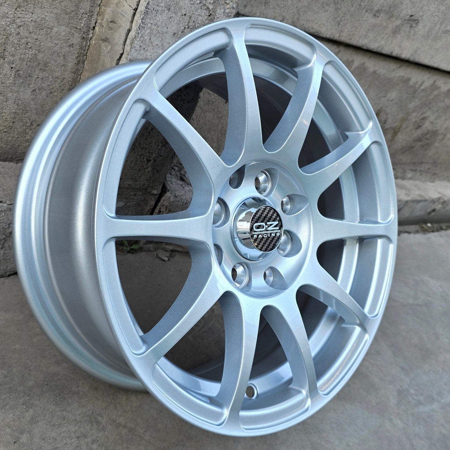 SET DE LLANTAS OZ FF1. Aro 14 - 4x100, 4x114. Doble Apernadura. Color Plateado (0Z-FF1)