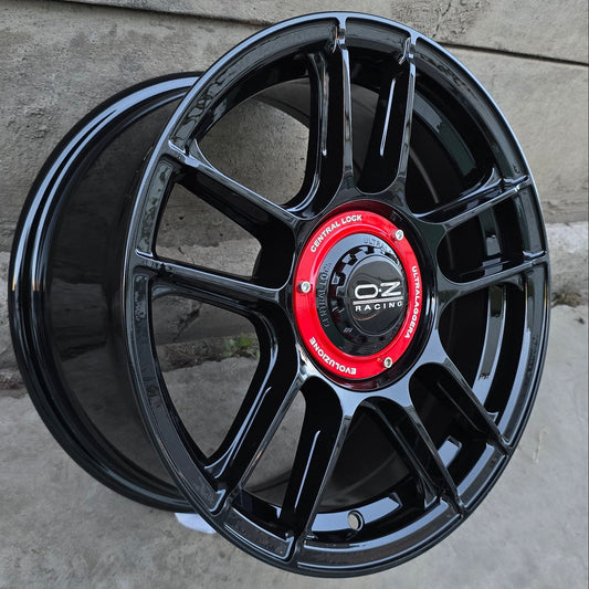 SET DE LLANTAS OZ. Aro 15 - 4x100. Color Negro (15S5153A).