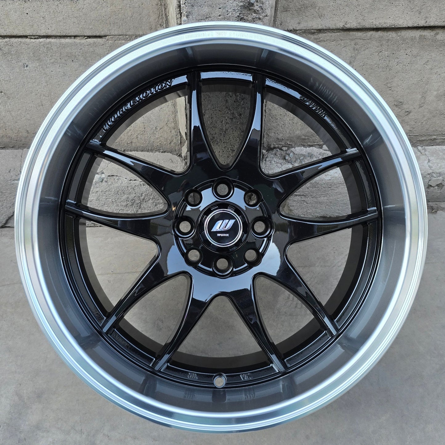 SET DE LLANTAS WORK EMOTION. Aro 15 - 4x100. Color Negro Aro Cromado (15CLP03GA).