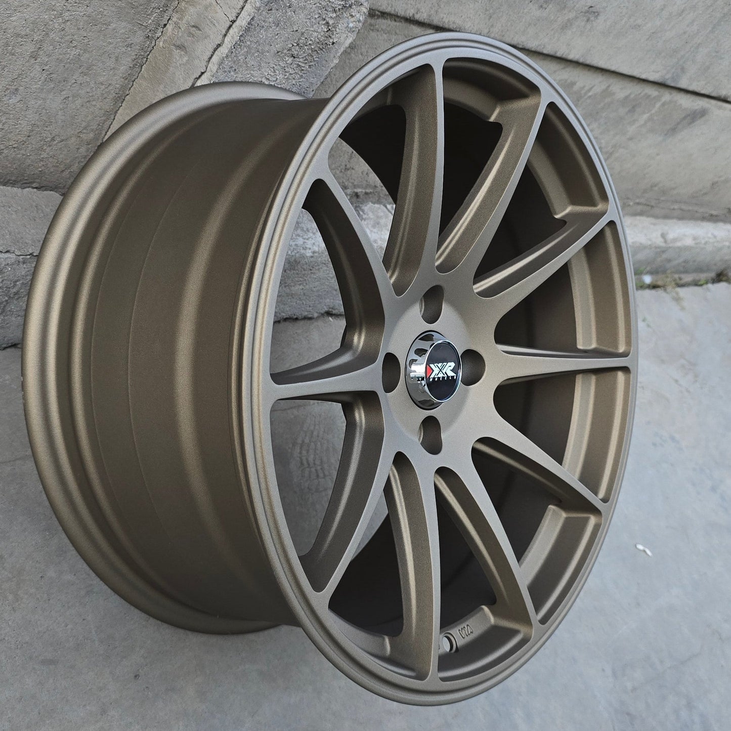 SET DE LLANTAS XXR 527. Aro 17 - 4x100. Color Bronce (17d616d).