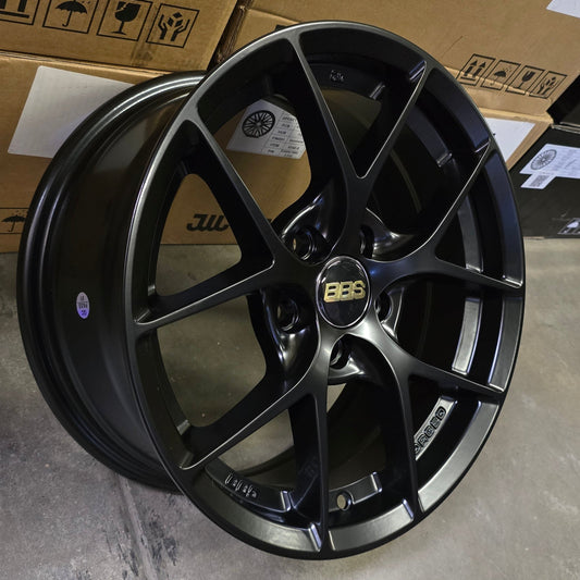 SET DE LLANTAS BBS FIR. Aro 15 - 5x100. Color Negro. (15d221d).