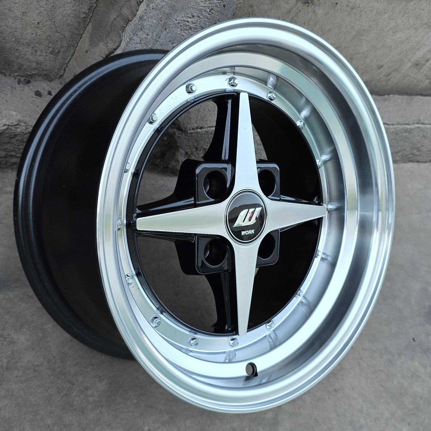 SET DE LLANTAS WORK EQUIP. Aro 14 - 4x100. Color Cromado Fondo Negro (14CJA050A).