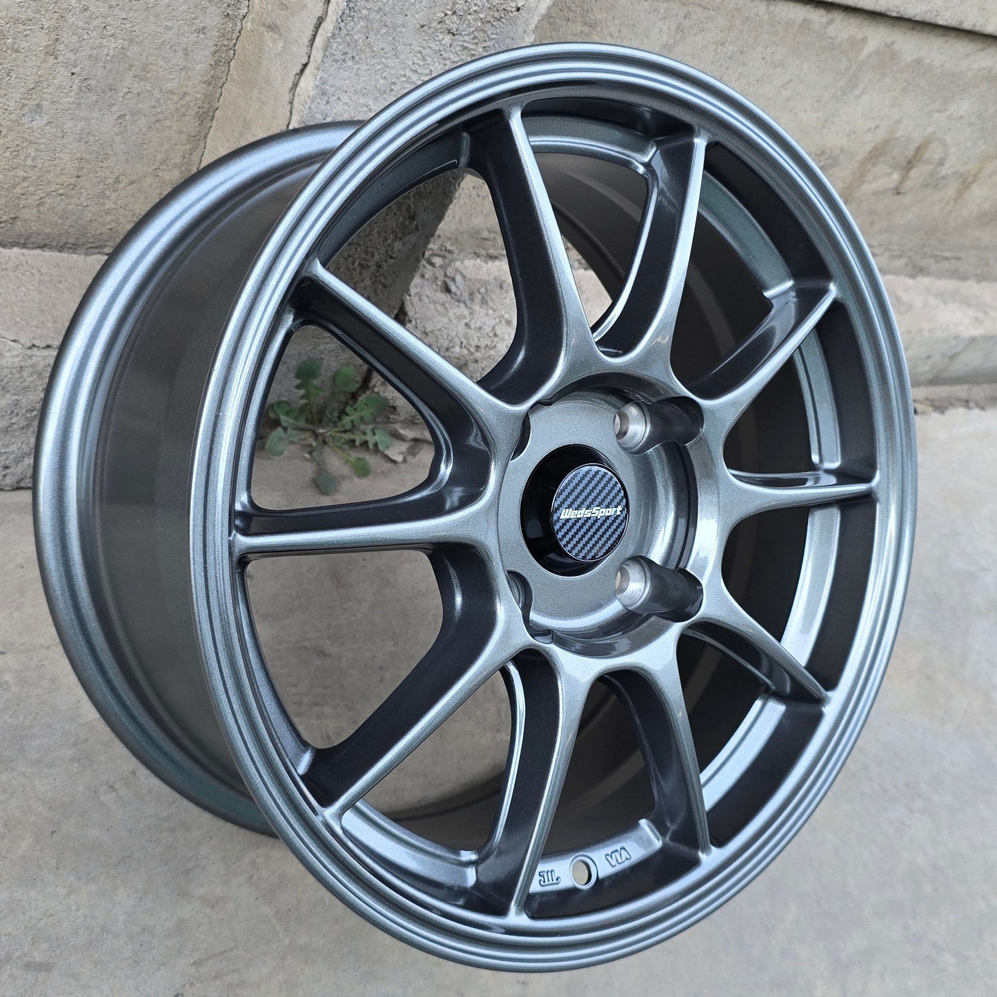SET DE LLANTAS WEEDSPORT. Aro 15 - 4x114. Color Grafito Metalizado. (MN105X)