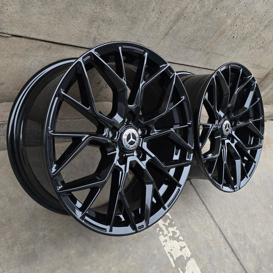 SET DE LLANTAS MERCEDES*. Aro 18 - 5x120. Color Negro Brillante. (RS7)
