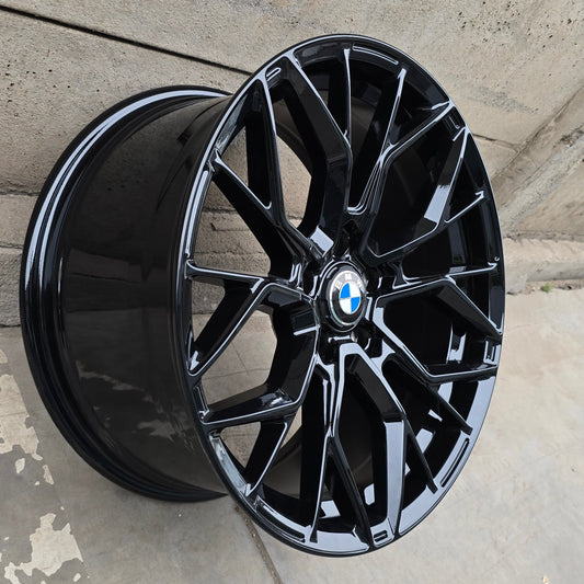 SET DE LLANTAS BMW*. ASIMÉTRICAS. Aro 18 - 5x112. Color Negro Brillante. (RS7)