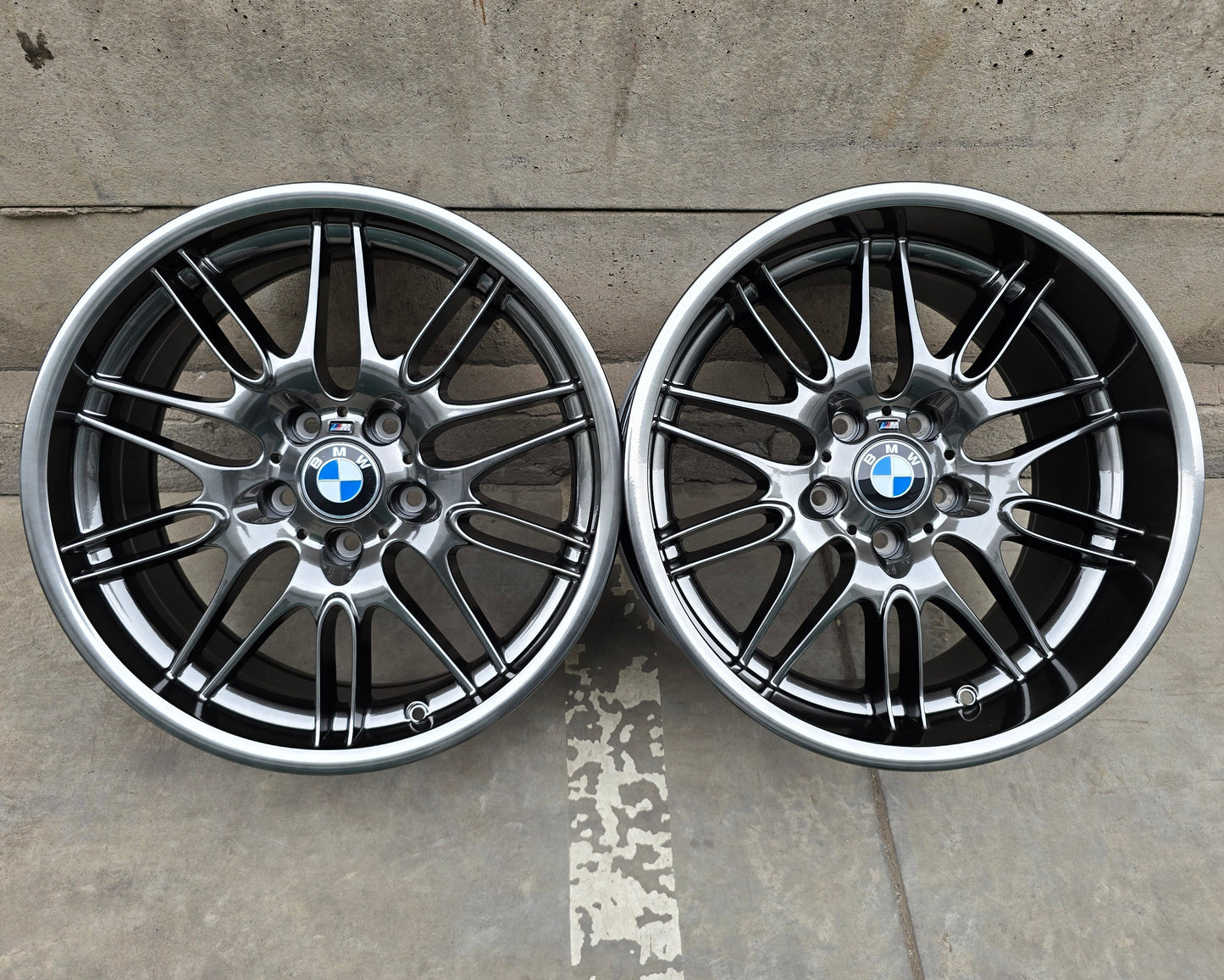 SET DE LLANTAS BMW ASIMÉTRICAS. Aro 18 - 5x120. Color Grafito Metalizado. (712)