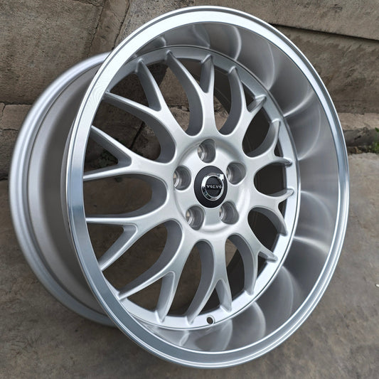 SET DE 4 LLANTAS VOLVO. Aro 18 - 5x108. Color Plateado. (516)