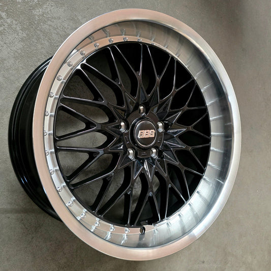 SET DE LLANTAS BBS. Aro 19 - 5x114. Color Negro Aro Cromado. (C001)