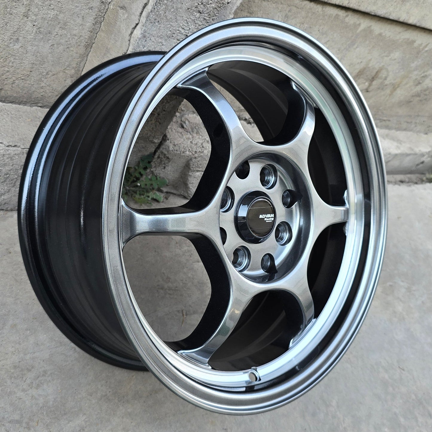 SET DE LLANTAS ADVAN RG-D2. Aro 15 - 4x100, 4x114. Doble Apernadura. Color Grafito Metalizado. (ZEN ADV-RG1)