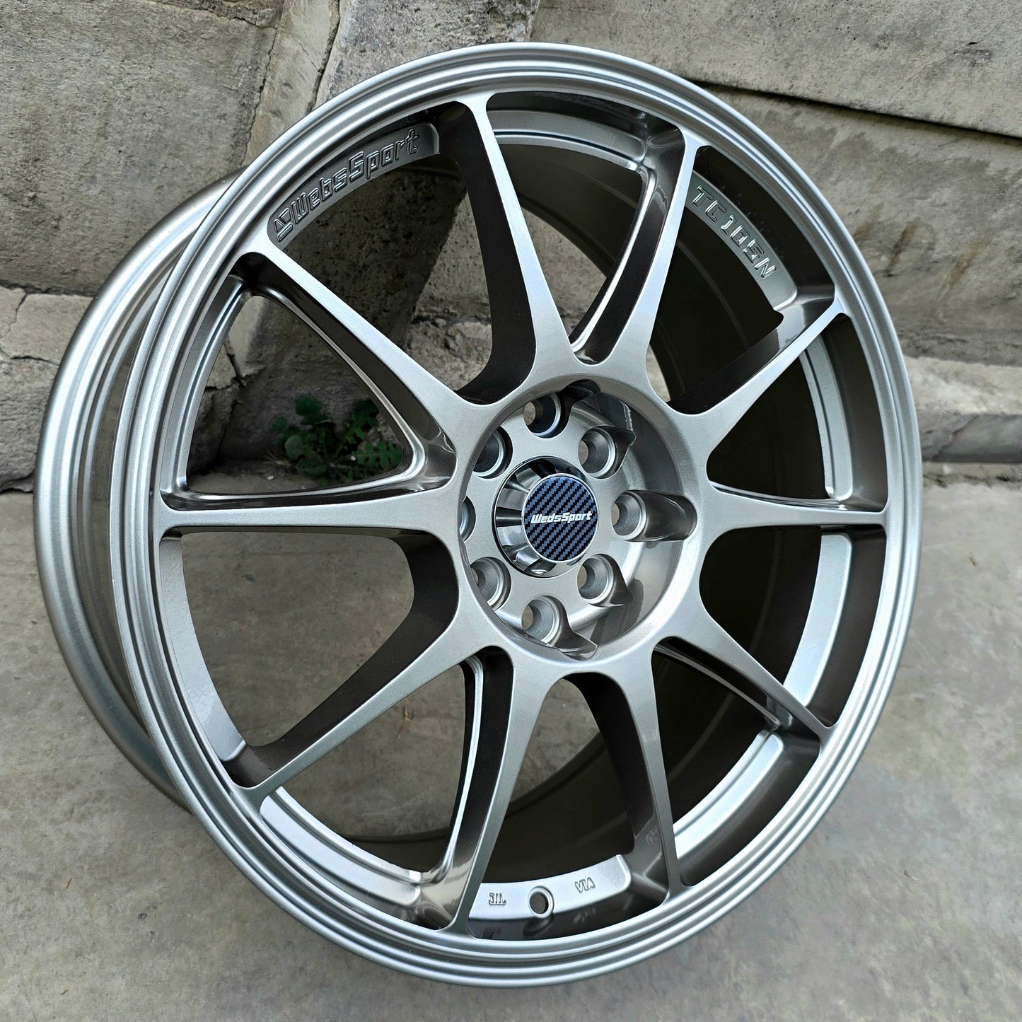 SET DE LLANTAS WEDSPORT TC105X . Aro 17 - 4x100, 4x114. Doble Apernadura. Color Grafito Metalizado. (1541)